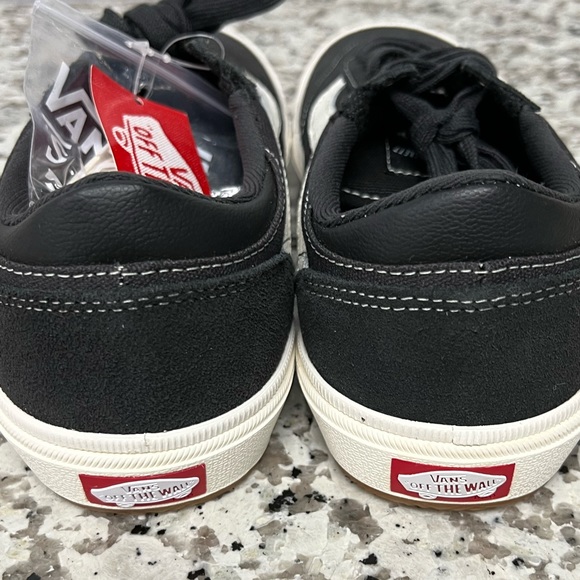 VANS GILBERT CROCKETT in RAVEN/MARSHMALLOW - Picture 6 of 9